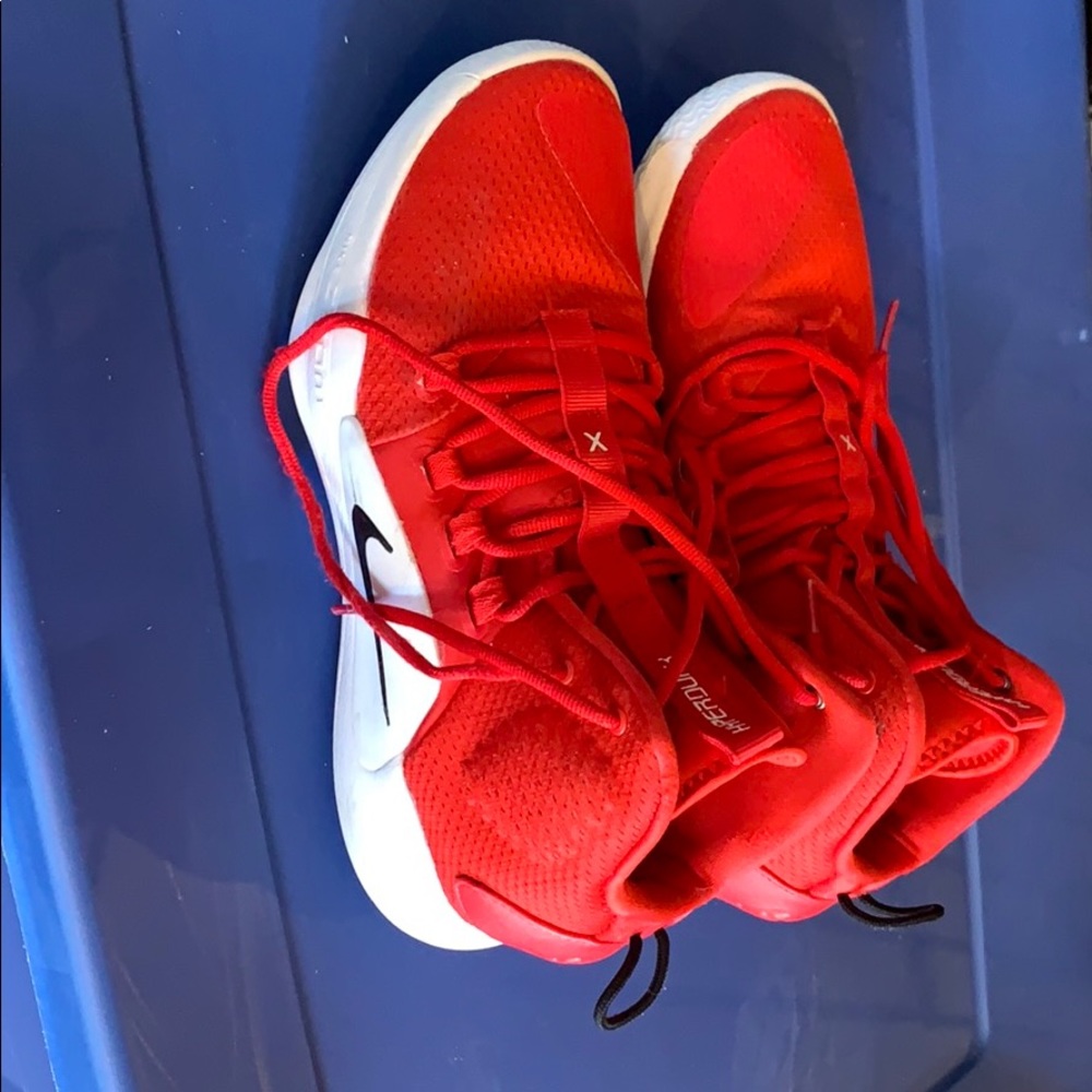 Men’s 9.5 Red Hyperdunk Used basketball shoes GUC
